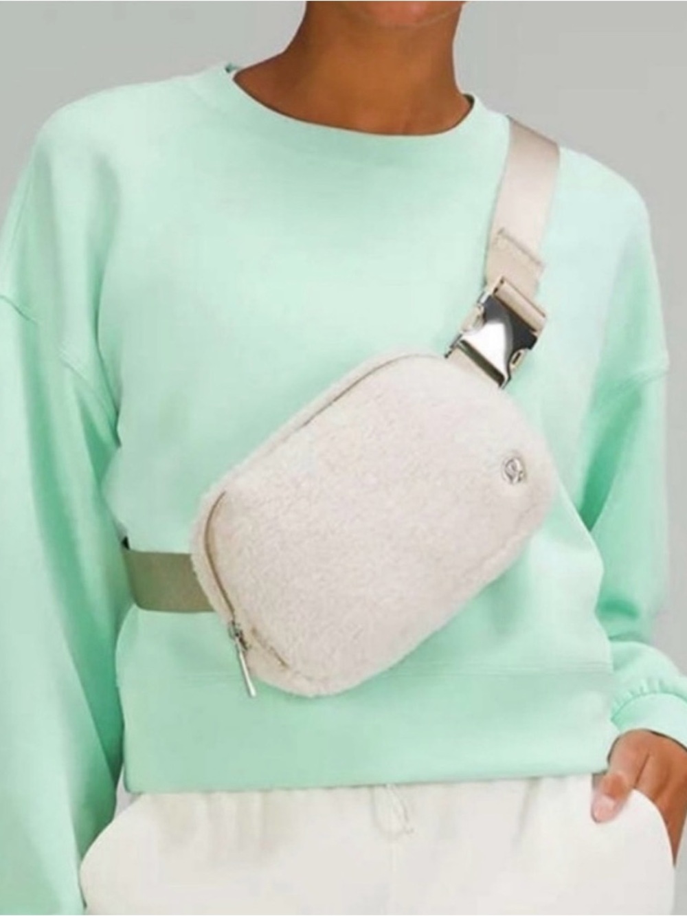 Lululemon Everywhere Belt Bag Crossbody 1L Fleece Sherpa Ivory